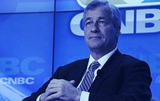 Mike Novogratz, Brian Armstrong Take Aim at Jamie Dimon's Bitcoin Criticism