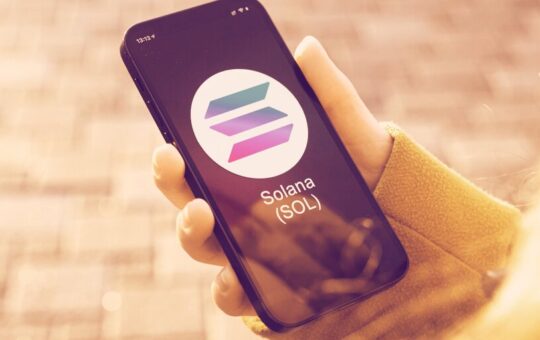 Grayscale Solana Trust Launches With $9.5M Under Management