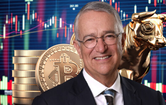 Mexico's Third Richest Billionaire's Advice: Invest in Bitcoin, Stay Away From Dollars, Euros