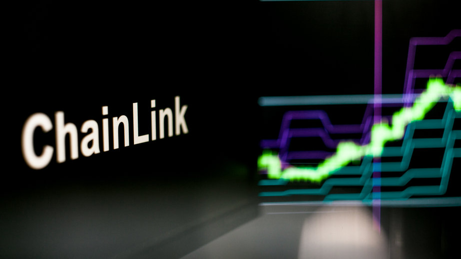 Chainlink (LINK) establishes an upward trendline
