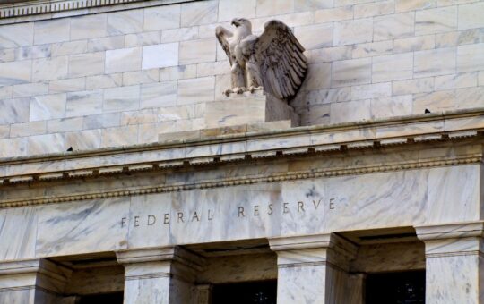 Fed warns banks against crypto-related activies
