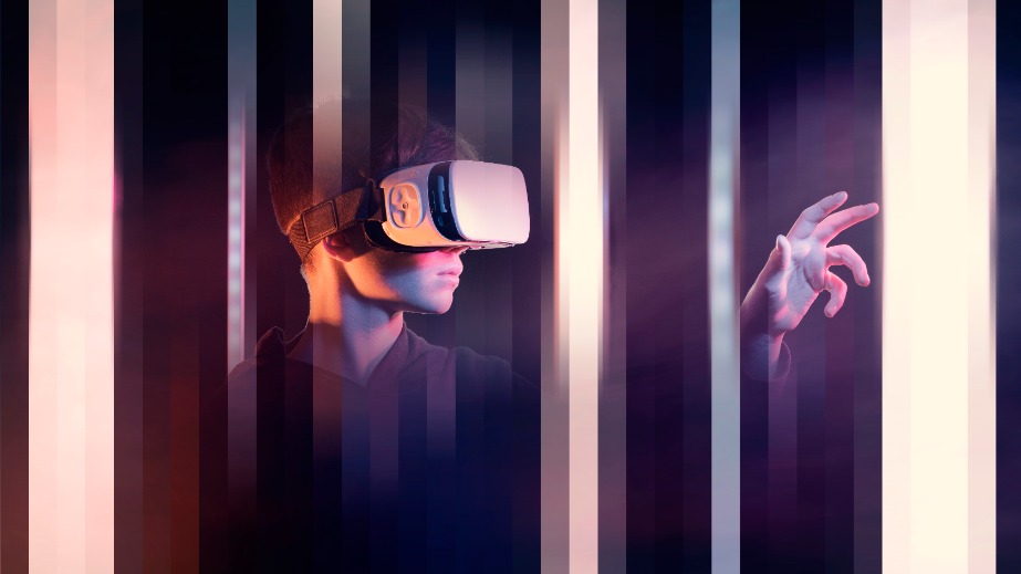 Looking Glass Labs announces a strategic development partnership with Cavrnus