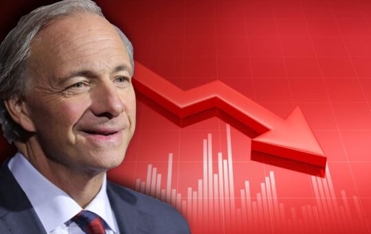 Dollar Dominance Fading Amid Growing China Trade, Russia Sanctions Risks, Ray Dalio Says