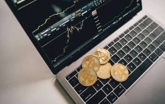 Six Clovers Unveils Versal Network for Cross-Border Crypto Payments in Stablecoins and CBDCs