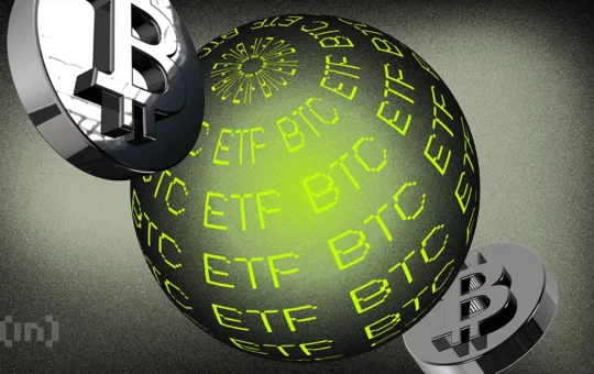 Peter Schiff Makes Bold Prediction on Bitcoin Crash Timing