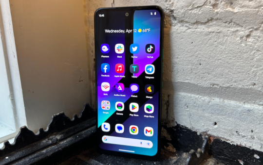 Solana Mobile Plans 'Cheaper' Follow-Up to Saga Smartphone: Report