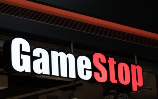 Michael Saylor’s Poll: Gamestop Needs $3B in Bitcoin for Credibility