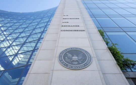 SEC Drops Crypto.com Probe With No Action in Major Win for Global Exchange Compliance