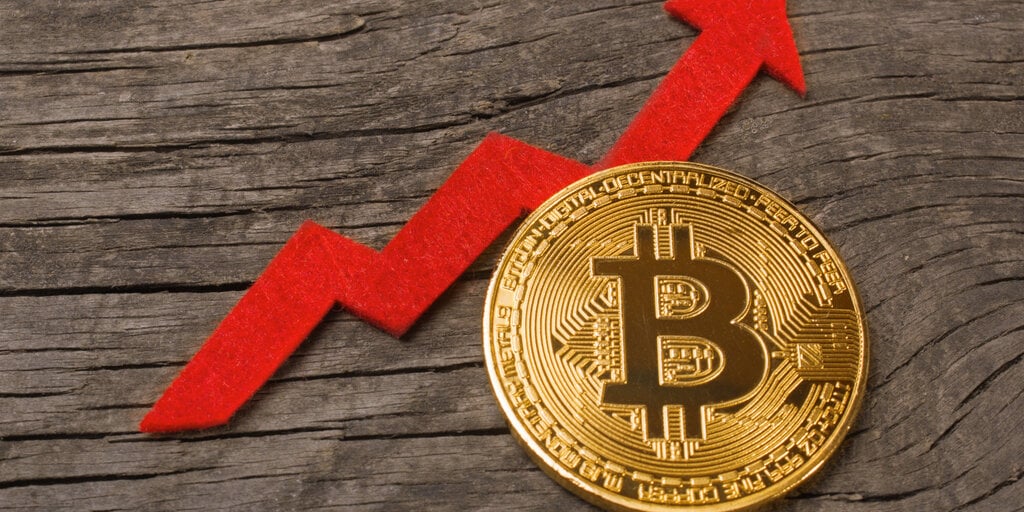 Cathie Wood's Ark Invest Makes Boldly Bullish Bitcoin Price Prediction