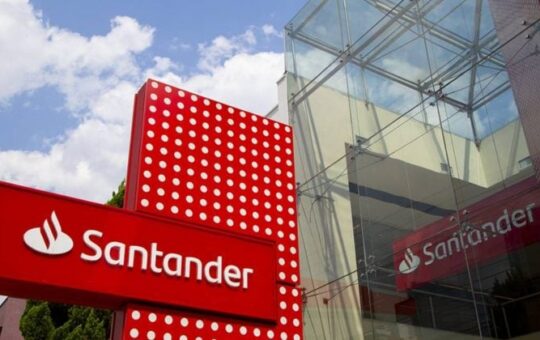 Continental Europe’s biggest bank explores stablecoin, Bitcoin retail offerings