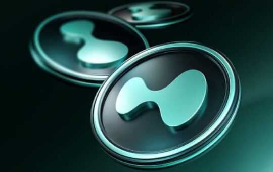 HYPE tops $45 for first time in 5 months as oil contracts lead Hyperliquid volumes